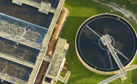 Dlaczego hydrofitowy układ oczyszczania pasuje do małej gminy z rozproszoną zabudową