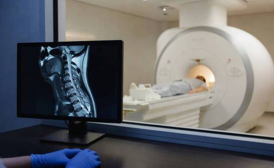 Jak badania obrazowe i neurologiczne pomagają udowodnić urazy mimo opóźnionych objawów