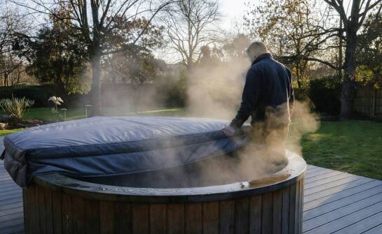 Akcesoria do codziennej pielęgnacji i wygody drewnianego jacuzzi oraz balii
