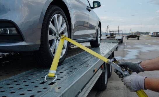 Zanim ruszy transport na lawecie — formalności i odpowiedzialność przy wypożyczeniu sprzętu