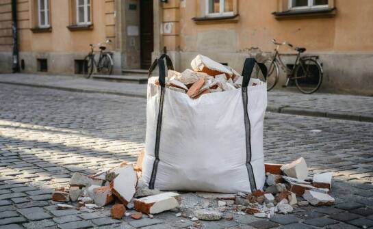 Kiedy worek Big Bag z odbiorem sprawdza się przy remoncie prowadzonym etapami