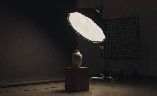Dlaczego kształt i rozmiar softboxa zmieniają miękkość światła w studiu