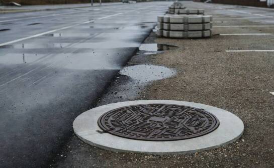 Kiedy betonowy separator ropopochodny ma sens przy drogach i parkingach