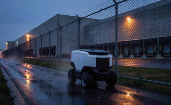 W których strefach obiektu autonomiczny robot patrolujący odciąża ochronę fizyczną