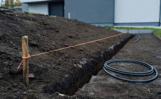Dlaczego projekt ogrodu zaczyna się od gleby, spadków i nawadniania