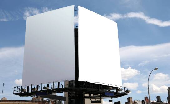 Jak dobrać wysokość i typ podnośnika do montażu billboardów i banerów nad ulicą