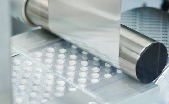 Dlaczego GMP i HACCP decydują o bezpieczeństwie partii suplementów produkowanych na zlecenie
