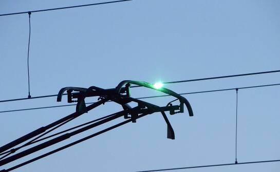 Kiedy złącze, zacisk i uchwyt pełnią różne role w torze trakcyjnym