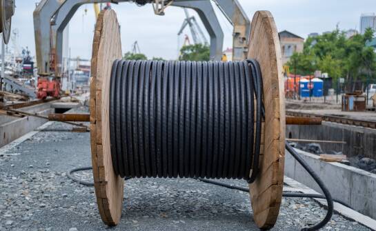 Jak czytać specyfikację kabli i przewodów dla infrastruktury kolejowej przed zamówieniem