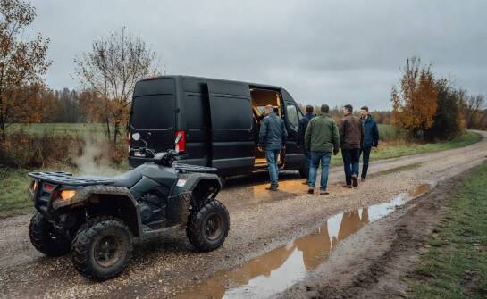 Jak łączyć quady z innymi atrakcjami i transportem podczas wieczoru kawalerskiego