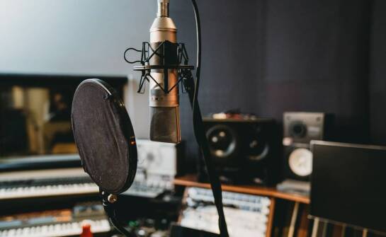 Dlaczego jakość toru audio zmienia odbiór nagrań lektorskich w marketingu i edukacji