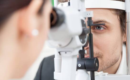 Dlaczego okulista porównuje wyniki z kolejnych wizyt, zamiast polegać na jednym badaniu
