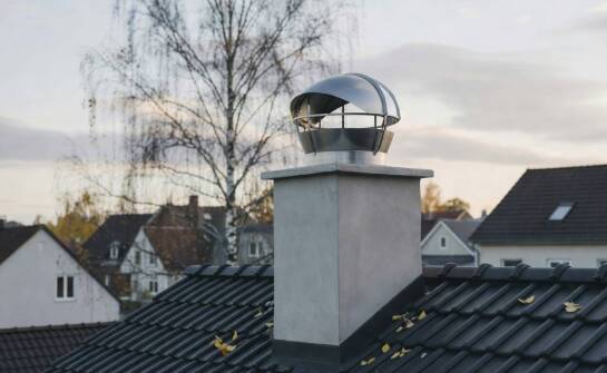 Kiedy nasada hybrydowa ma sens w modernizowanym budynku z wentylacją grawitacyjną