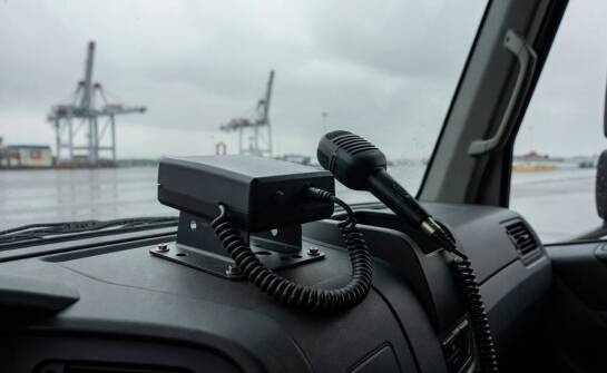 Co decyduje o niezawodności radiotelefonu przewoźnego Motorola w pojeździe roboczym