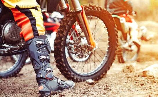 Jak ocenić buty enduro pod kątem ochrony, sztywności i komfortu na trasie