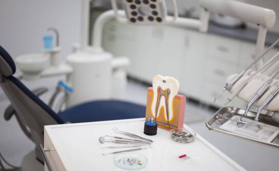 Od wywiadu do planu leczenia — etapy pogłębionej diagnostyki stomatologicznej