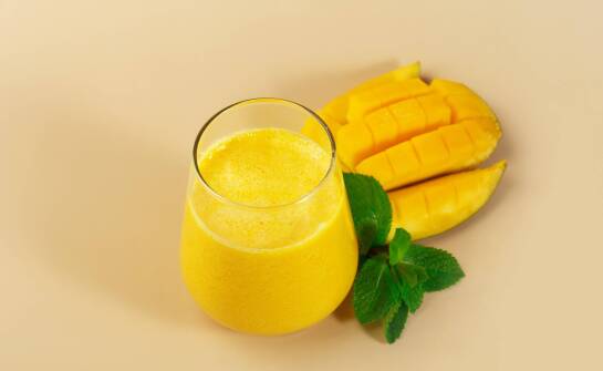 Dlaczego pulpa mango zachowuje się inaczej w napojach mrożonych niż w mlecznych koktajlach