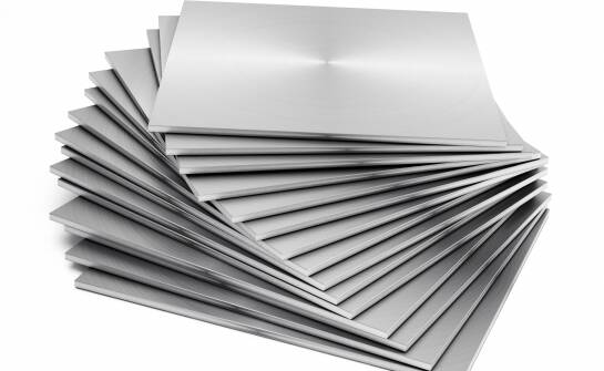 Dlaczego różne stopy aluminium inaczej reagują na cięcie wzdłużne, laserowe oraz gięcie