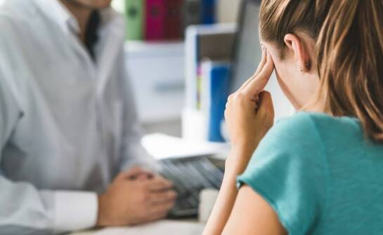 Jak przygotować się do pierwszej konsultacji neurologicznej na NFZ i skompletować wymaganą dokumentację medyczną