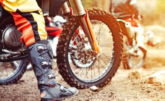 Jak ocenić buty do enduro i crossa pod kątem ochrony, wentylacji i dopasowania
