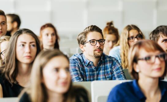 Po zmianach przepisów: kiedy podyplomówka z pedagogiki specjalnej wystarczy nauczycielowi