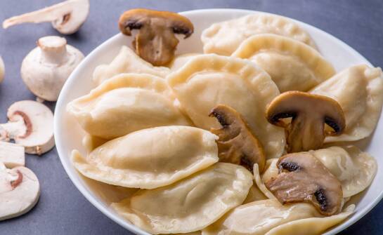 Kiedy pierogi z pieczarkami sprawdzają się w menu restauracji rybnej nad Motławą
