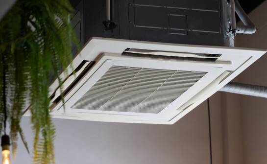 Proces ewaporacji w obiegach powietrznych – mechanizm działania urządzeń nawilżających w instalacjach ogrzewania nadmuchowego