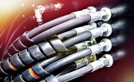 Dlaczego promień gięcia rur decyduje o szczelności i przepływie w hydraulice przemysłowej