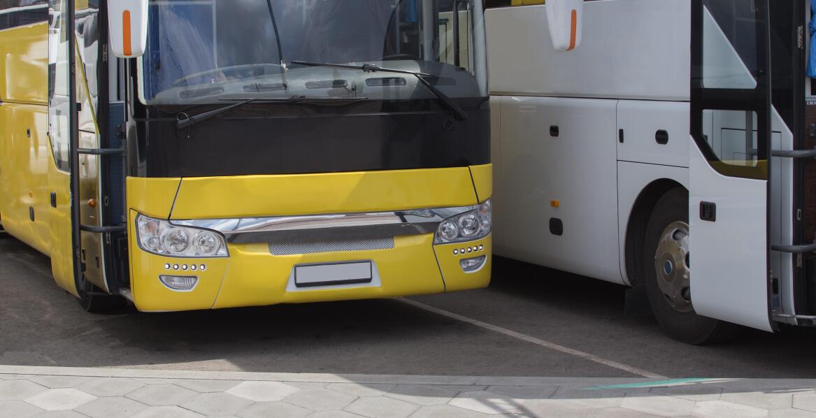 Transport gości po przyjęciu w okolicach Długołęki — jak uniknąć chaosu przy nocnych powrotach