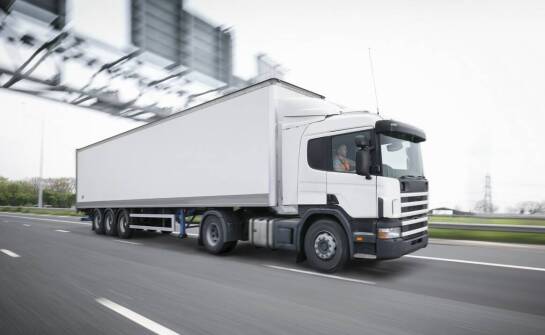 Od czego naprawdę zależy koszt krajowego transportu ładunków z Krakowa w relacjach B2B