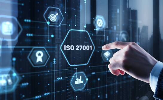 Etapy audytu bezpieczeństwa informacji w JST i jego związek z wymaganiami ISO 27001