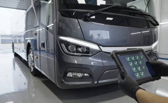 Prawne i techniczne standardy pasażerskich usług przewozowych — co odróżnia transport zorganizowanych grup od przewozu ładunków
