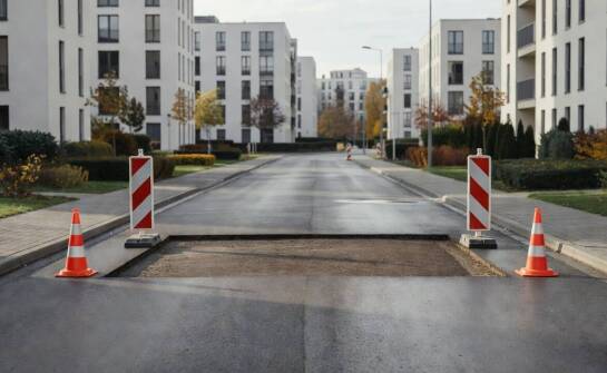 Przygotowanie do remontu drogi osiedlowej — budżetowanie materiałów, dobór oznakowania i zabezpieczenie terenu