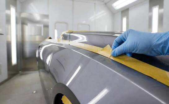 Odporność termiczna i chemiczna w praktyce lakierniczej — techniczne parametry taśm z serii Gold Tape