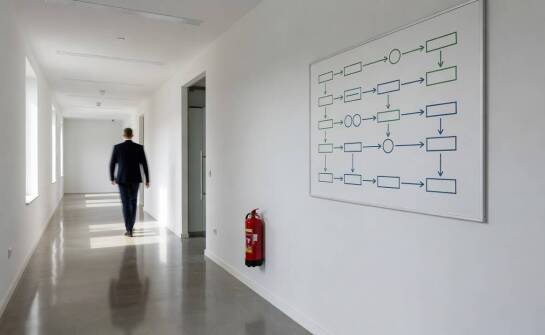 Szkolenie przeciwpożarowe dla pracowników — co obejmuje i jakie dokumenty porządkuje w firmie