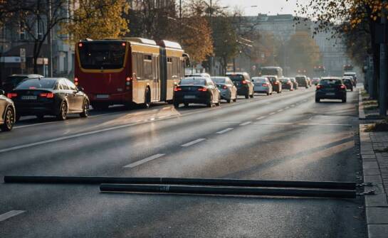 Dlaczego średni dobowy ruch nie wystarcza do oceny przeciążenia układu ulicznego przed przebudową
