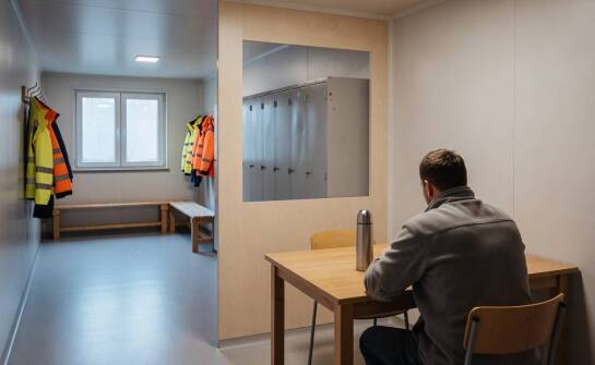 Jak rozdzielenie stref wpływa na funkcjonalność zaplecza socjalnego w kontenerze