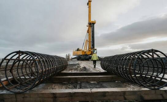 Jak warunki gruntu i schemat obciążeń zmieniają projekt pali w dużych inwestycjach infrastrukturalnych