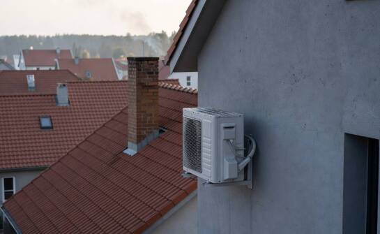 Jak smog i pył zmieniają zasady użytkowania klimatyzacji w Łaziskach Górnych