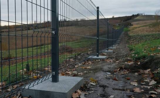 Co naprawdę zmienia wycenę panelowego ogrodzenia w Krakowie i okolicach