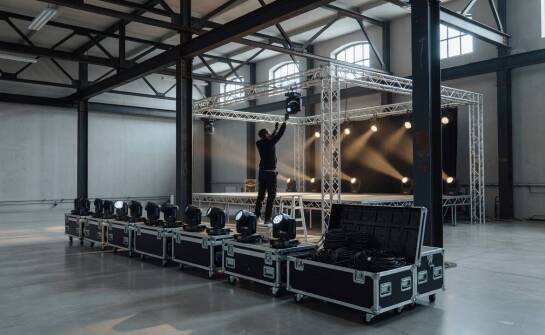 Jak przygotować brief przed wynajmem sprzętu na event, żeby uniknąć niedopasowań