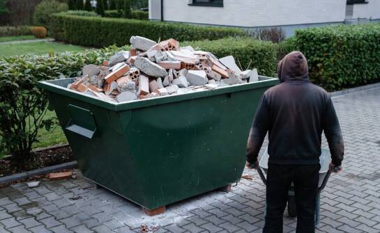 Kontener, Big Bag i PSZOK przy remoncie — co zmienia skala odpadów i warunki posesji