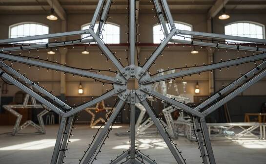 Modułowa konstrukcja iluminacji 3D — dlaczego transport i serwis trzeba projektować od początku
