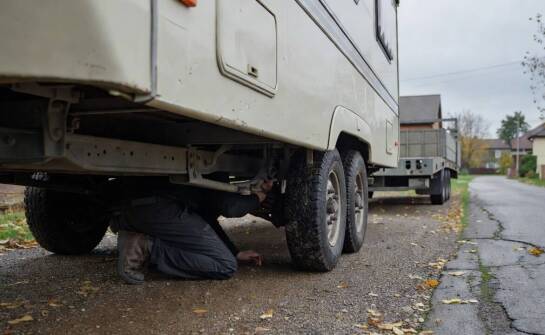 Kiedy przewóz domku holenderskiego staje się transportem ponadgabarytowym i wymaga sprawdzeń
