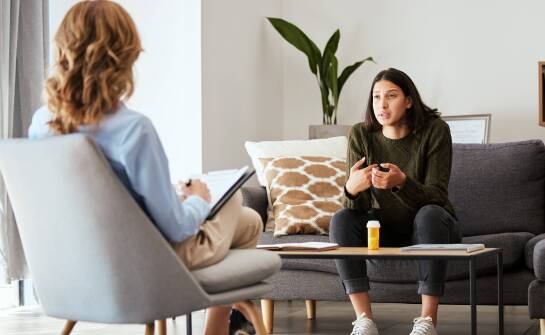 Co psychoterapia zmienia w myśleniu o jedzeniu, ciele i kontroli