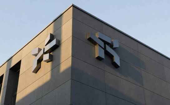 Pylon, kaseton czy litery 3D — co zmienia odbiór oznakowania firmy na Dolnym Śląsku