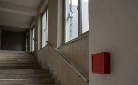Modernizacja oddymiania w starszym obiekcie komercyjnym — co trzeba sprawdzić przed przebudową instalacji