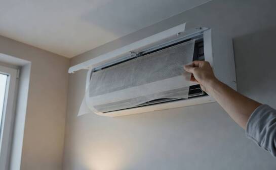 Jak dobrać filtr do klimatyzacji w Ząbkach, gdy pył i smog przyspieszają serwis