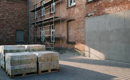 Jak wspólnota w Łodzi planuje termomodernizację, gdy dotacja zmienia kolejność inwestycji i fundusz remontowy