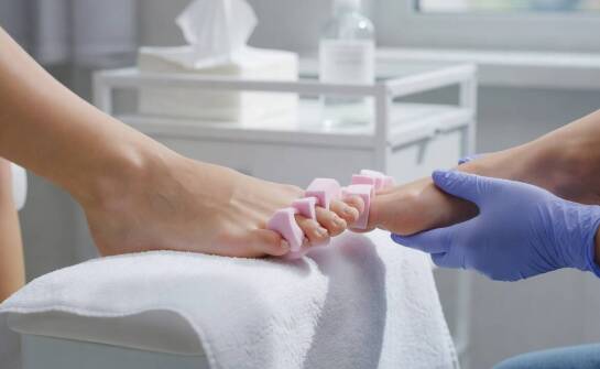 Piankowe i celulozowe separatory palców — jak wpływają na higienę i tempo pedicure